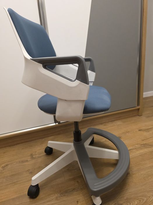 Детски стол за бюро