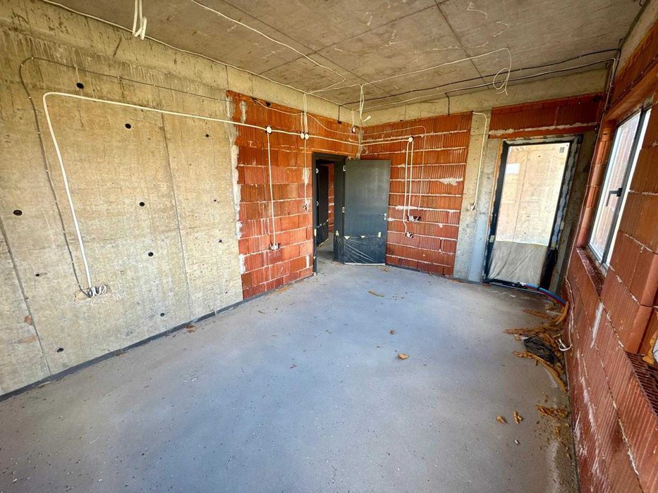 Продава се Промишлена сграда в с. Козаревец, Област Велико Търново - 6861 кв.м за 100 €/кв.м - Снимка #10