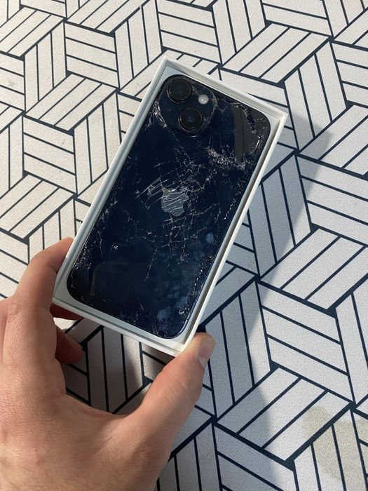 Продам iPhone 14 128 GB с минусами