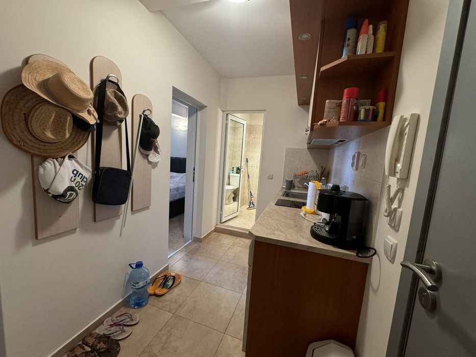 Продава се Тристаен апартамент в Бургас, Долно Езерово - 77 кв.м за 1212 €/кв.м - Снимка #2