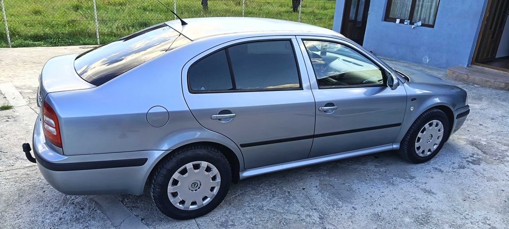 Vând Scoda Octavia