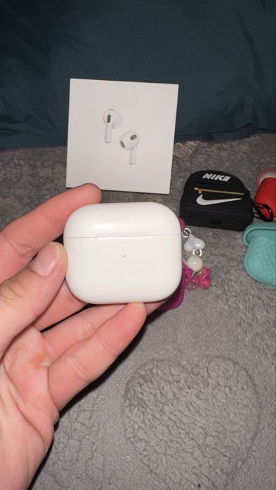Продам airpods serias 3