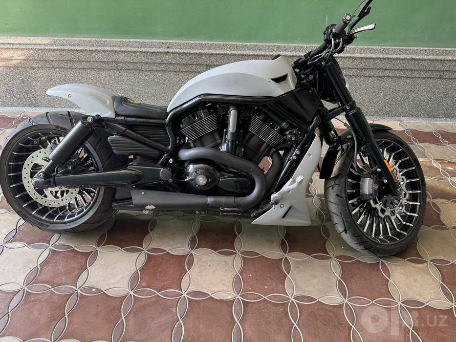 Harley-davidson v-rod tuning sotiladi