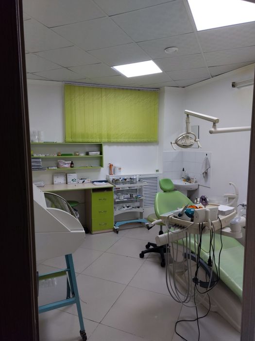 Стоматологическое оборудование и материалы