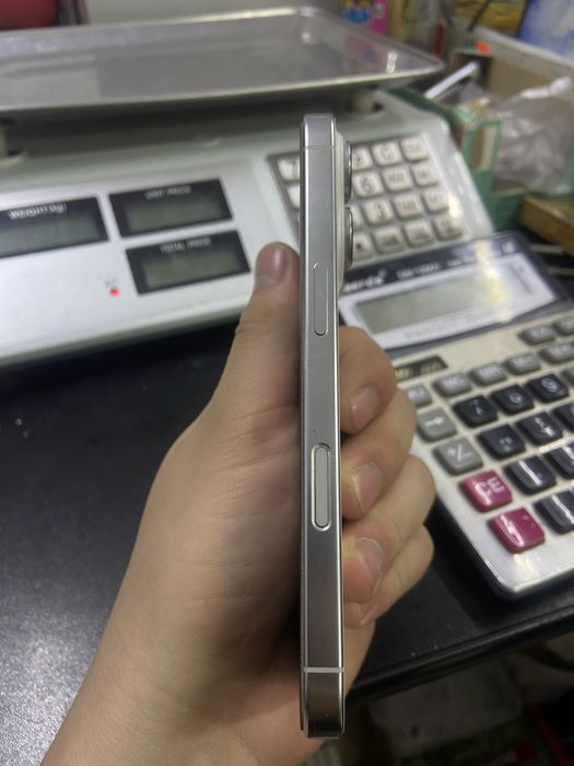 Iphone 16 pro 256гб белый продам