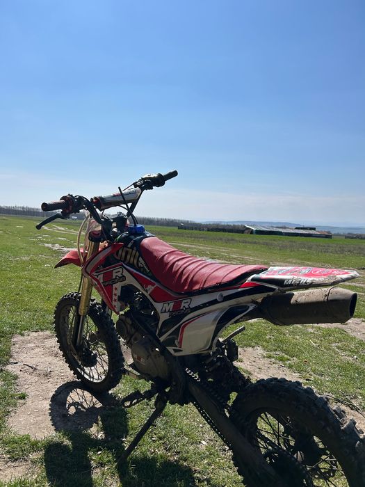 Vând cross M2R 140