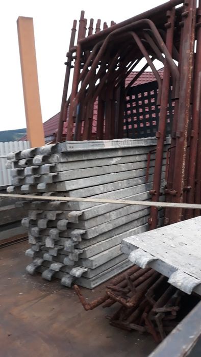 Schela de închiriat