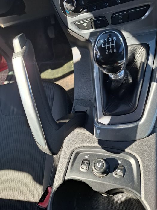 Vând Ford focus defect