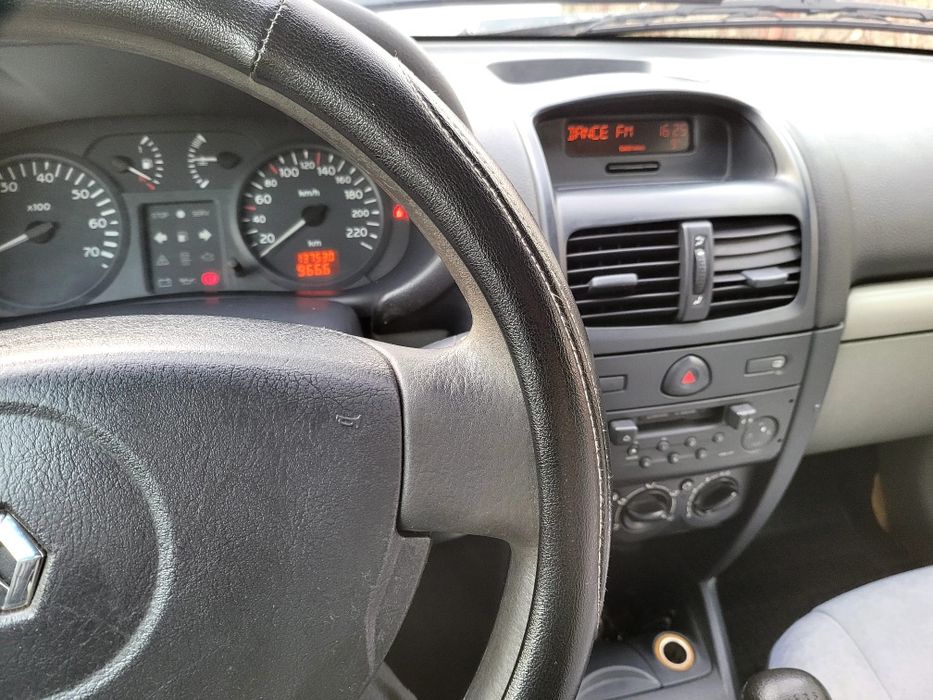 Vând Renault Clio 2