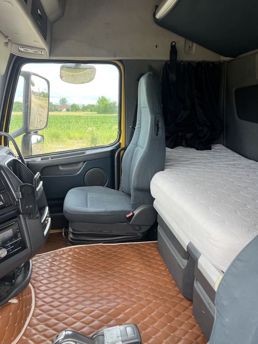 Vand Volvo eev sau schimb cu panouri sandwich