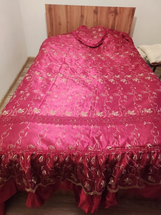 Продам комплект спальный