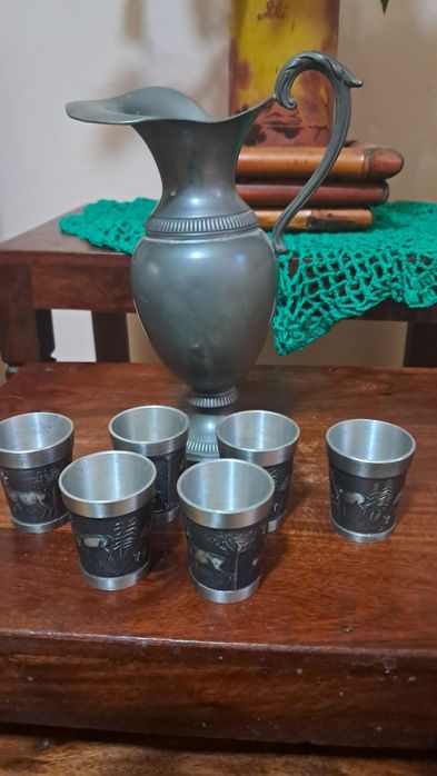 Carafa cu sase pahare de tuica , din staniu