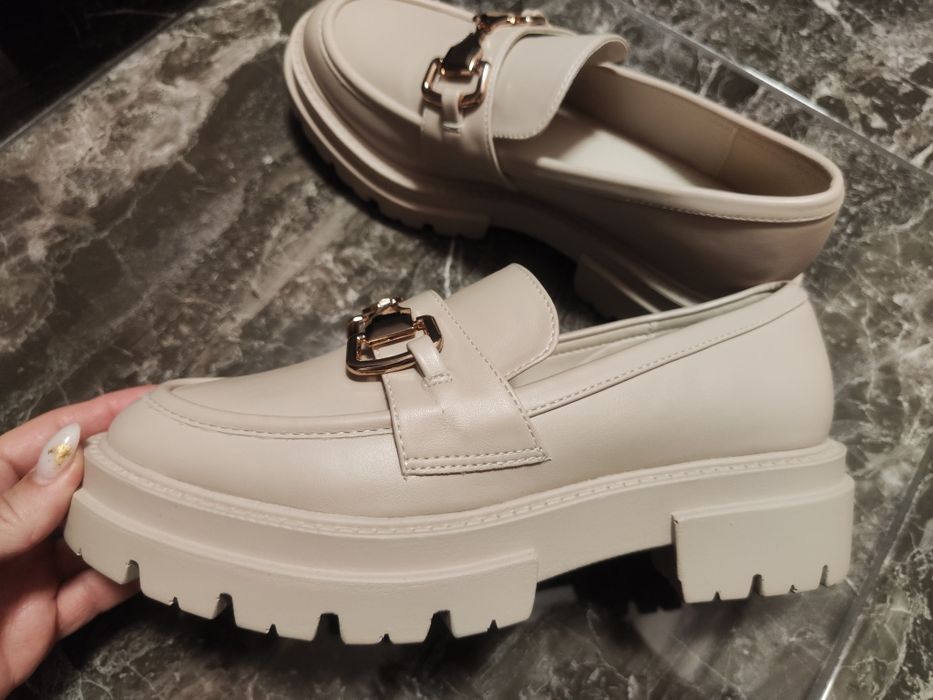 Нови дамски обувки, лоуфъри, мокасини