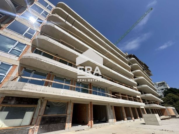 Двустаен, ексклузивен, южен апартамент за продажба, в новострояща се с