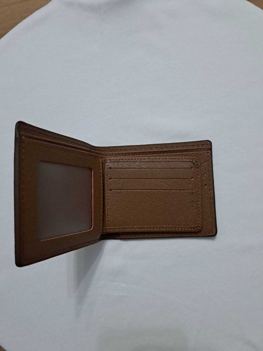 Portofel LV-calitativ