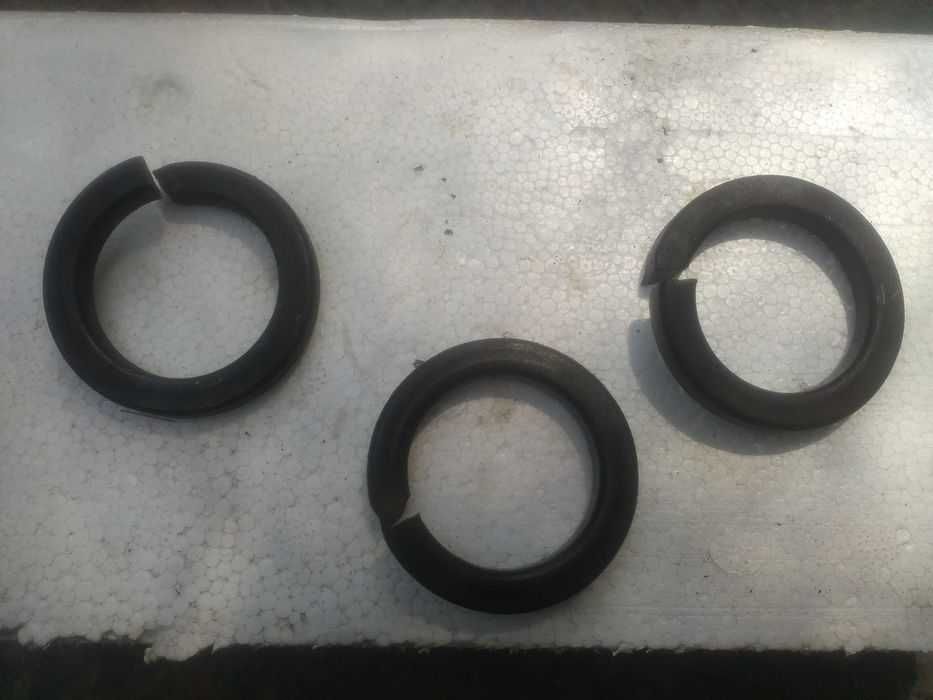 Гроверные шайбы .