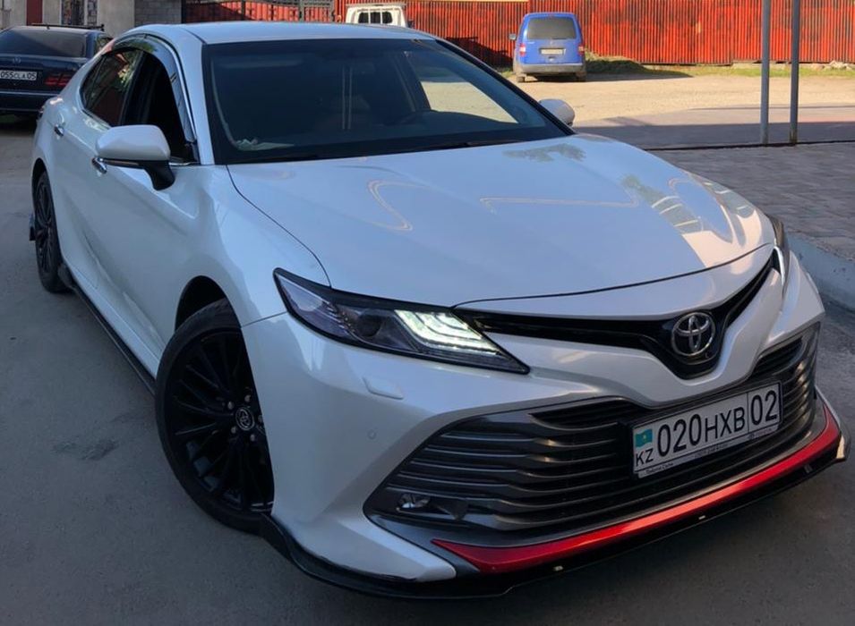 Сплиттер на Тойота Камри 70