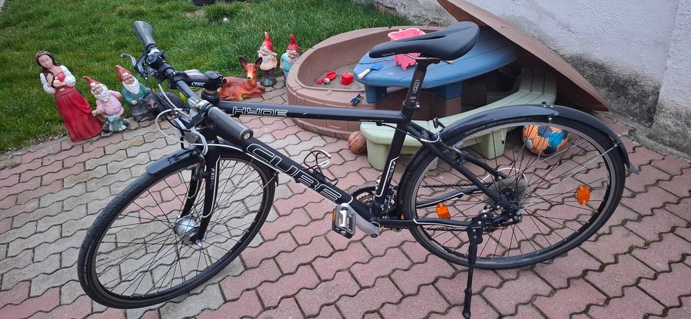 Bicicleta oras/naveta Cube Hyde Aluminiu, marimea 50, 3x8v SRAM, roti 28" cu dinam butuc fata,