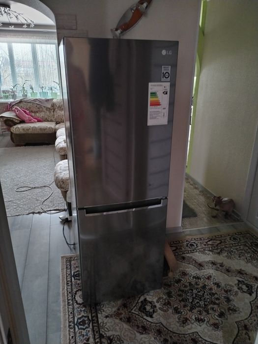 Продам холодильник