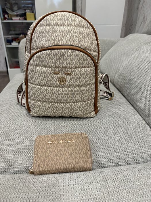 Дамска раница и портмоне