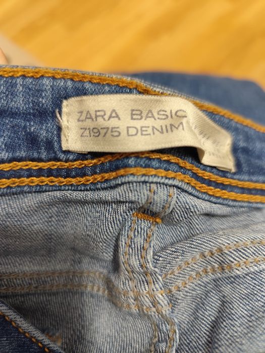 Blugi Zara Basic măsura 36