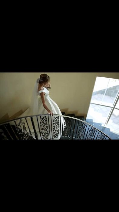 свабедное платье прокат 20000 продам 90000