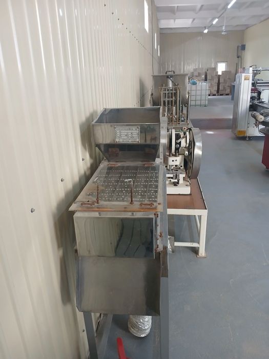 Шкалад паста таёрлаш вакуйиш хамда кадоклаш оборудование лари сотилади