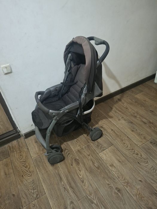 Продам детскую коляску за 5000