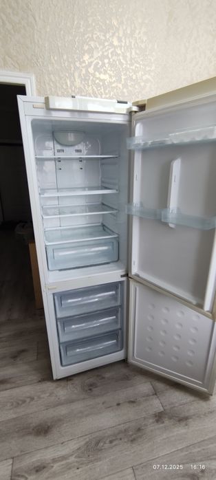 Срочно продам холодильник