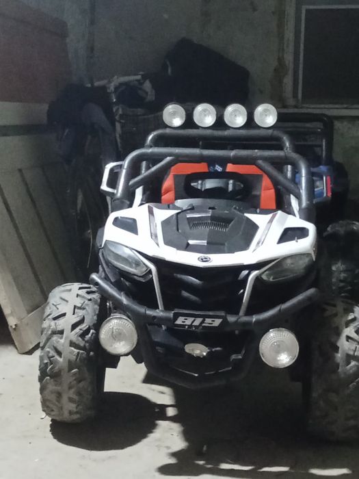 Децки машинка пультовый