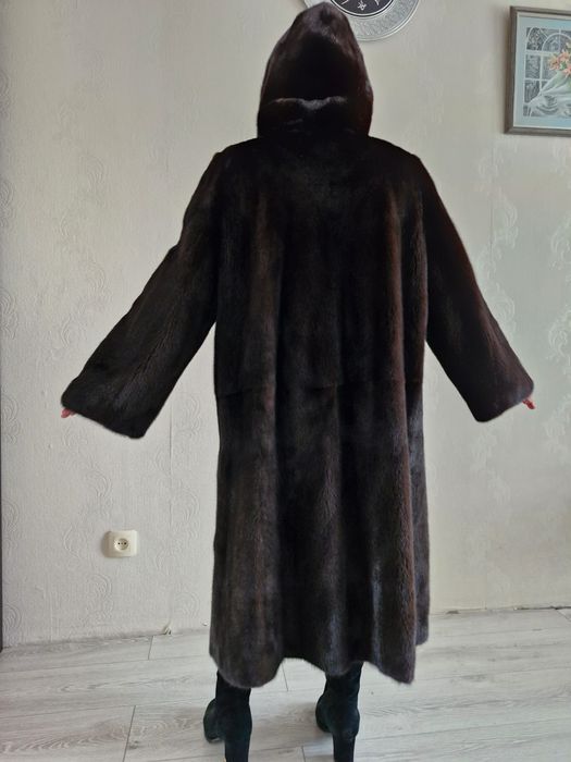 Продам шубу норковую