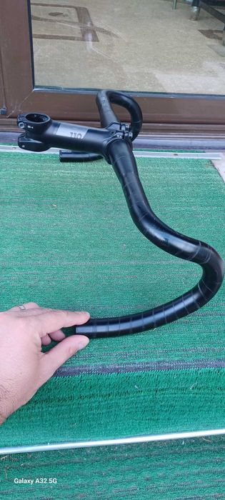 Vând ghidon aluminiu cu pipa