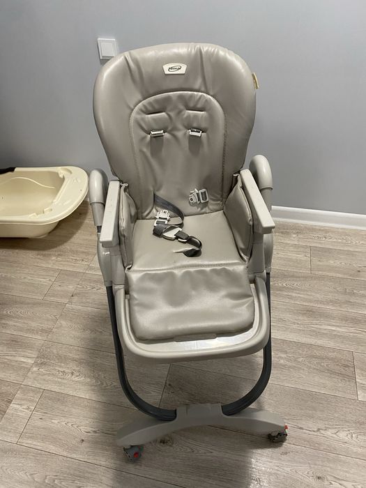 Продам стол для кормления