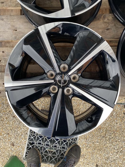 17 цола 5 х 108 мм Опел Астра  Astra L , Пежо , 3008 , 4008 , 5008