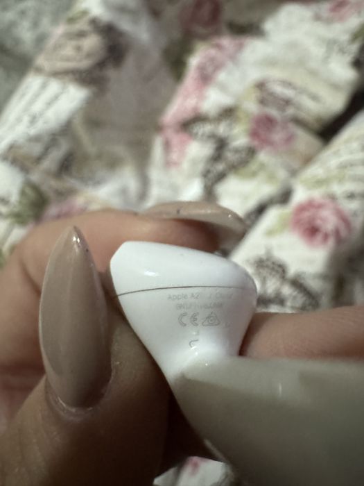 Apple AirPods 2 generation   ORIGINAL