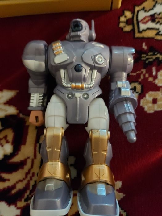 Продам игрушки б/у