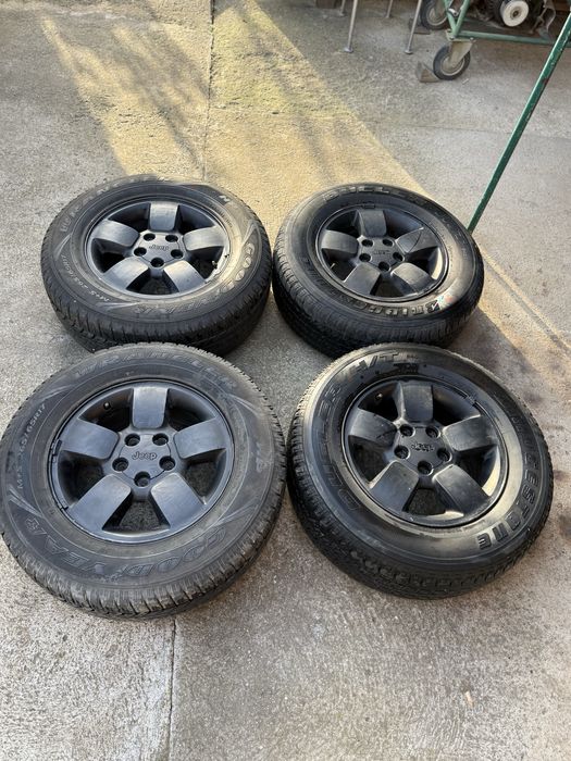Джанти с гуми за Jeep 265/65/17 5x127
