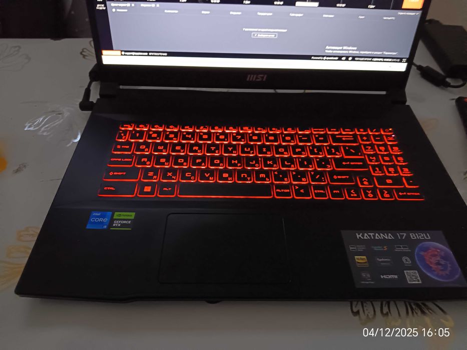 Ноутбук игровой msi katana b12u