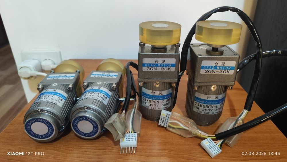 Motor electric cu reductor 220v