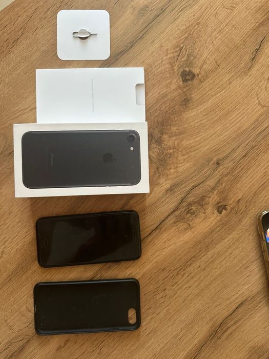 Продам айфон 7 32г