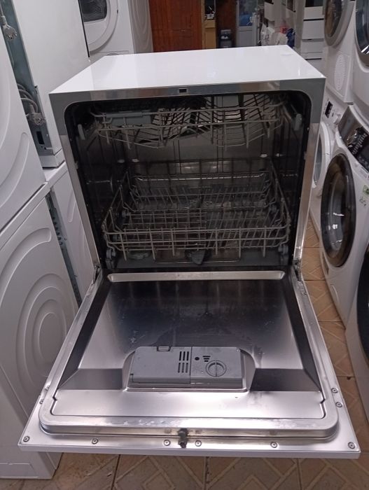 Свободно стояща съдомиялна за 8 комплекта кубче Candy  2 год.Гаранция!