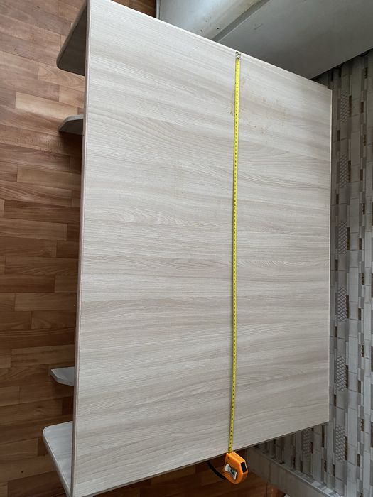 Продам стол в хорошем состояний