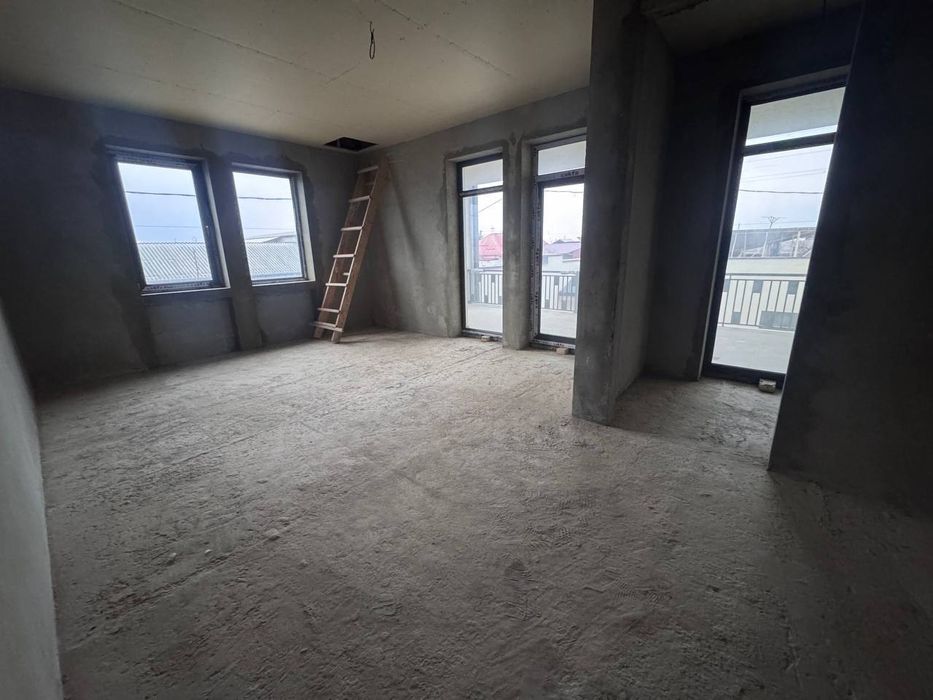 Савхозда Ховли Уй Сотилади