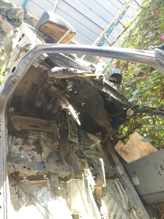 Продам остатки Мазда 323 bg купэ