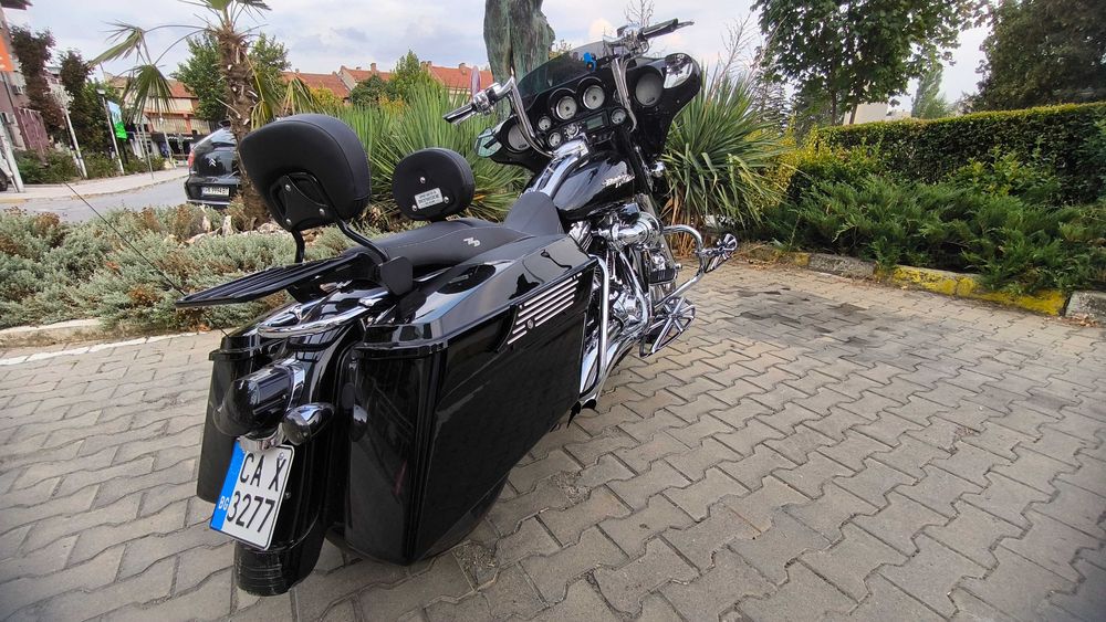 Продавам Harley-Davidson Street Glide
