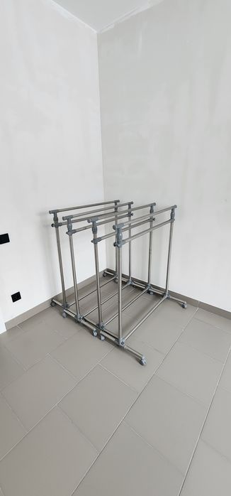 Стойка для одежды