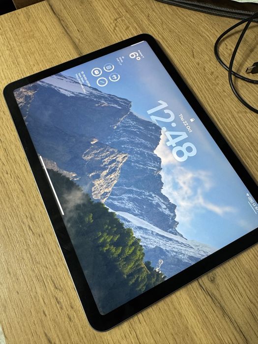 iPad Air 5th generation, 80%, Wi-Fi, 64GB.