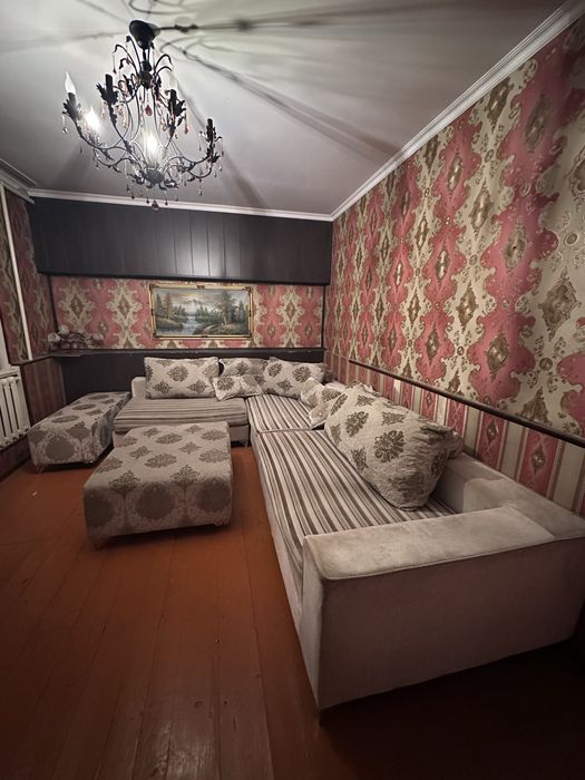 Продаётся диван в хорошем состоянии.