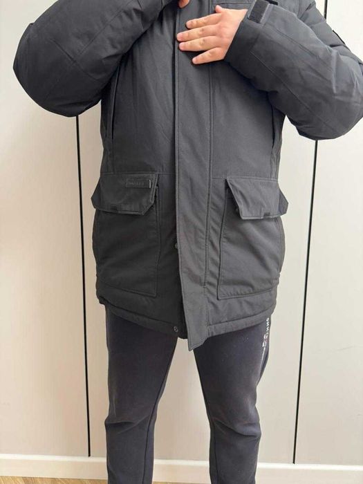 Пуховик зимний с капюшоном