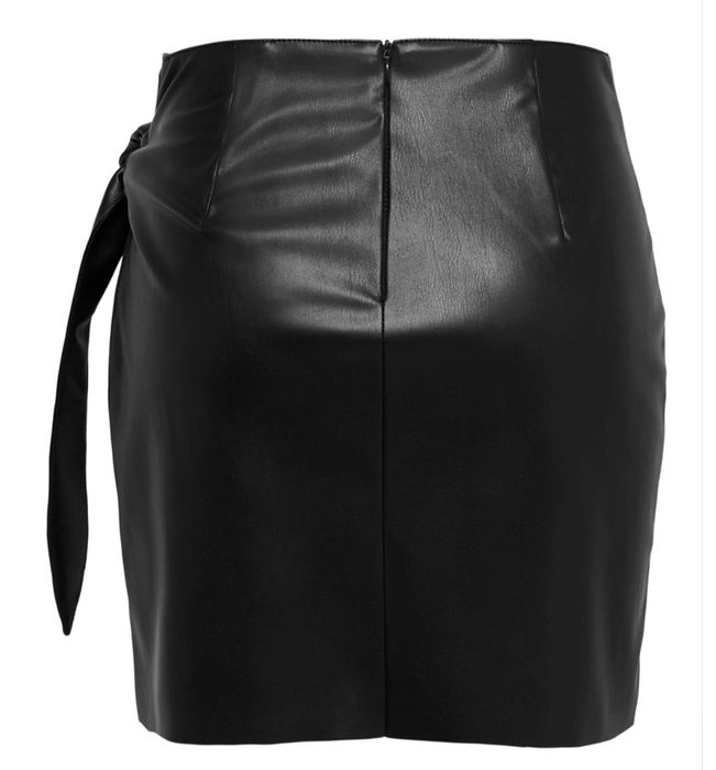 Кожена черна пола